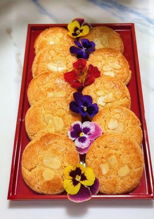 A picture of Buttery Lunar New Year Almond cookies.