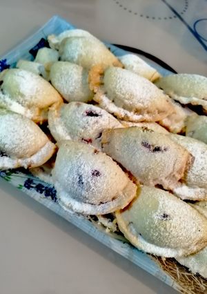 O poză a rețetei Fursecuri sau cornulețe foarte fragede cu gem.