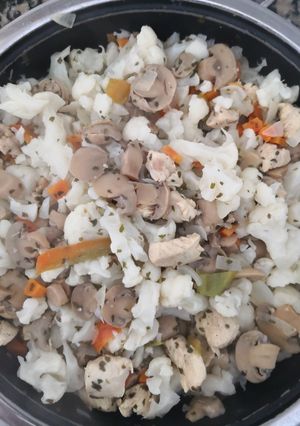 Una foto de Verduras con pollo