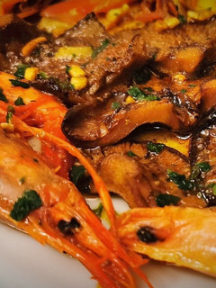 Una foto de Salteado de Gambas con Pinetells