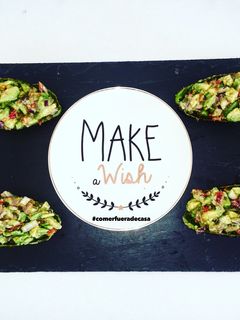 Una foto de Aguacates rellenos
