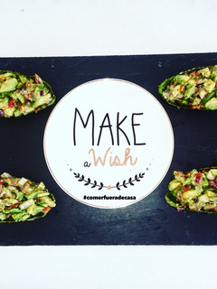 Una foto de Aguacates rellenos