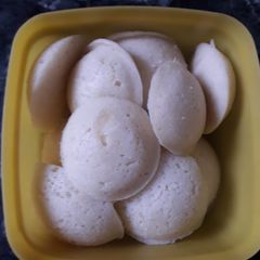 A picture of Instant Rava Idli.