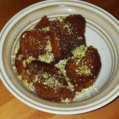 A picture of Shahi tukda.