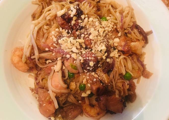 Recipe of Any-night-of-the-week “Fake out” Pad Thai