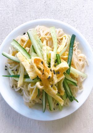 梅子味噌涼伴麵線 的食譜成品照片