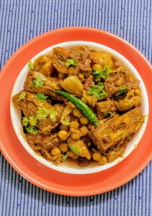 A picture of Panash Matar Masala (Odia Style Curry/lunch).