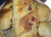 Una foto de pan salame