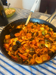 Una foto de Orecchiette haya rabiatta con gambón y langostino