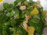 Ensalada de espinacas baby con pollo y naranja y nueces