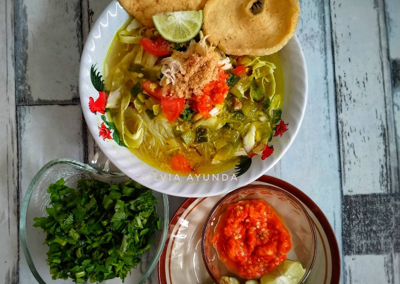 Soto Ayam Lamongan Dengan Koya