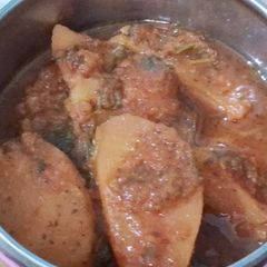 A picture of Beetroot, potatoes gravy vegetable.