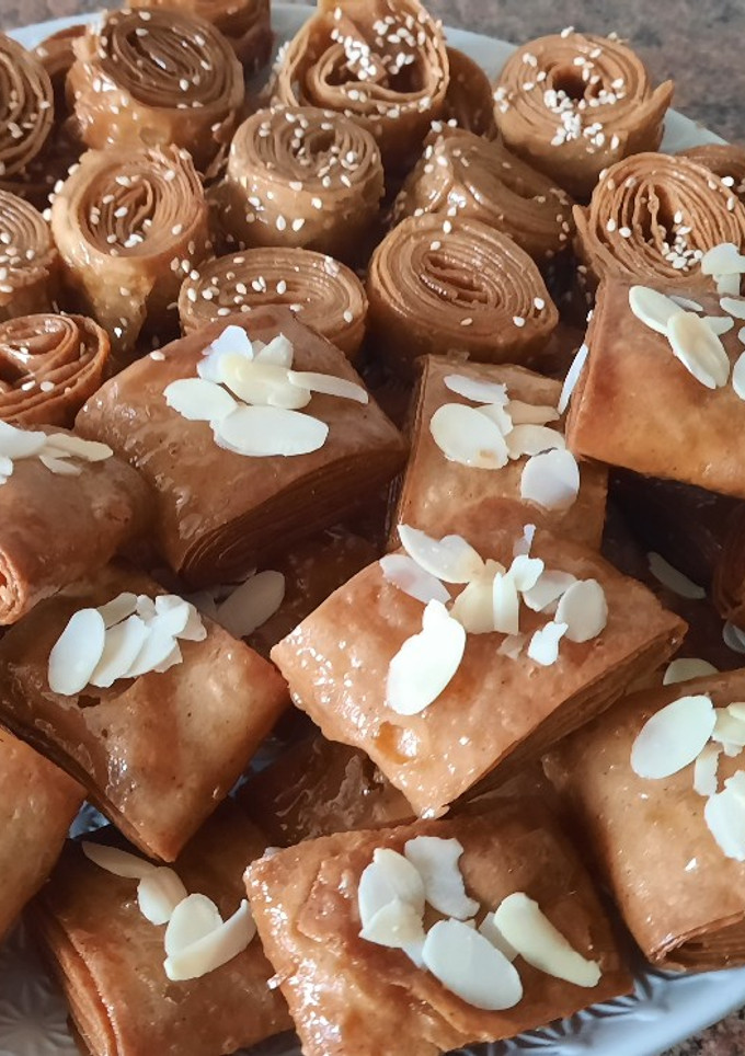 Una foto de Dulces de miel marroquíes/ receta fácil y económica