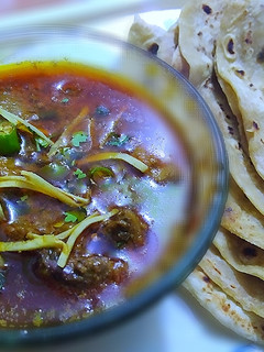 A picture of Chicken liver gravy with tortillas🍲🌶️😋.