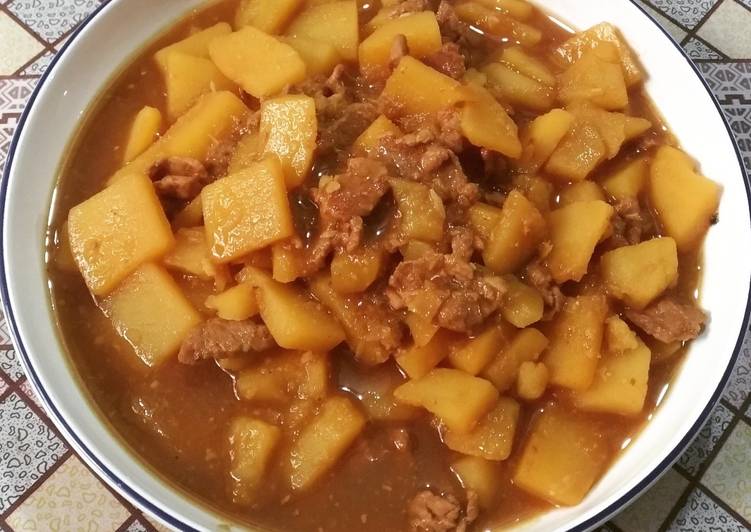 Daging masak kentang