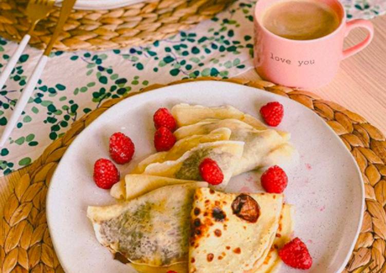 Recipe of Delicious Crepes with Nutella and banana 🥞