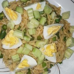 A picture of Green vegs noodles.