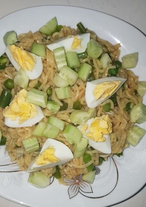 A picture of Green vegs noodles.