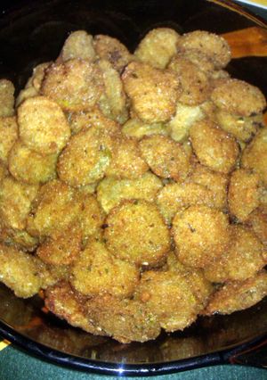 A picture of fried pickles.