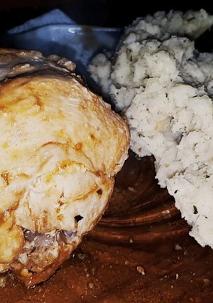 Foto principal de Pollo Con Puré De Hierbas
