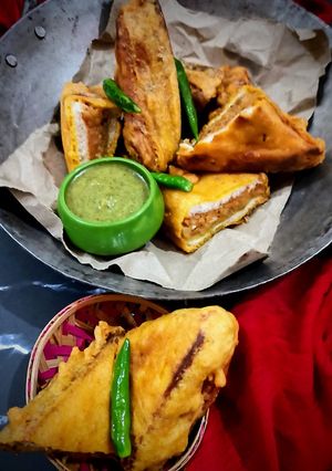 चटपटा ब्रेड पकौड़ा(chatpata bread pakoda recipe in hindi) रेसिपी मुख्य फोटो
