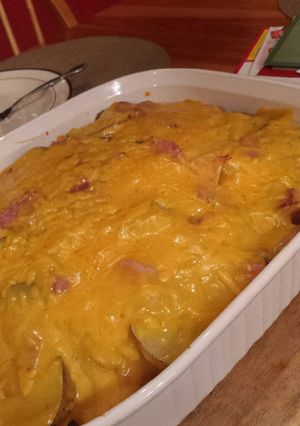 A picture of Extra Cheesy Ham and Potato Casserole.