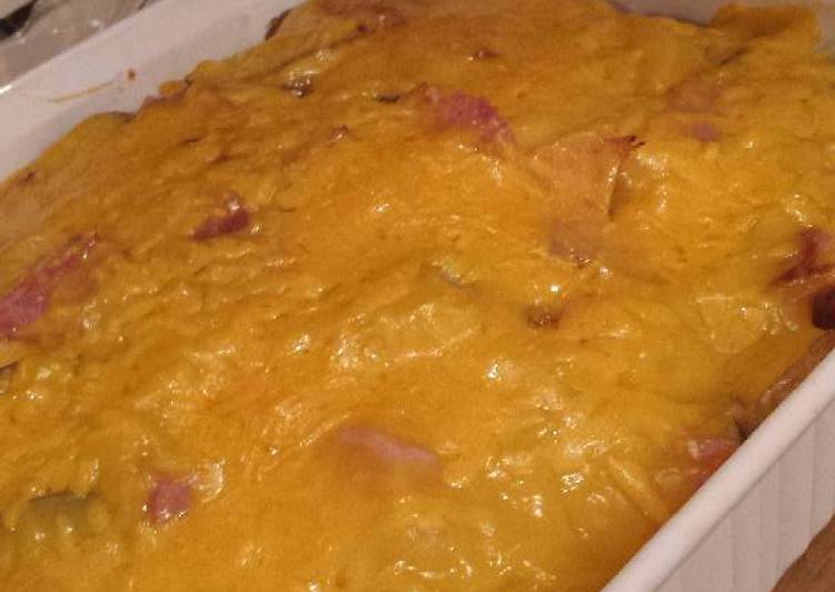 Steps to Prepare Perfect Extra Cheesy Ham and Potato Casserole