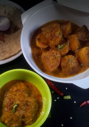 A picture of Punjabi dum aloo.
