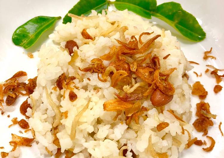 Bagaimana Menyiapkan Nasi Liwet Teri with Rice cooker, Menggugah Selera