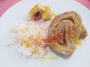 Una foto de rollo de carne picada y beicon