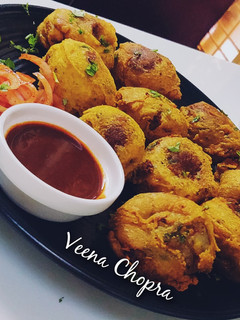 बटाटा वडा (Batata vada recipe in hindi) रेसिपी मुख्य फोटो