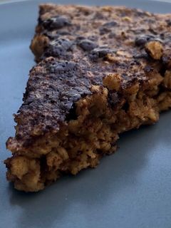 Mogyorókrémes-banános zabpehelytorta recept fotója