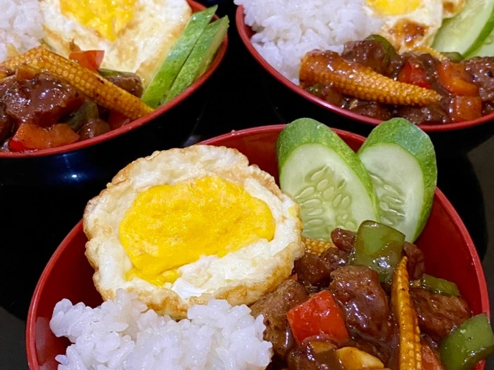 Langkah Mudah untuk Membuat Resep Rice Bowl Sapi Lada Hitam minus Bombay yang Enak