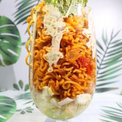 A picture of Dalgona maggi.