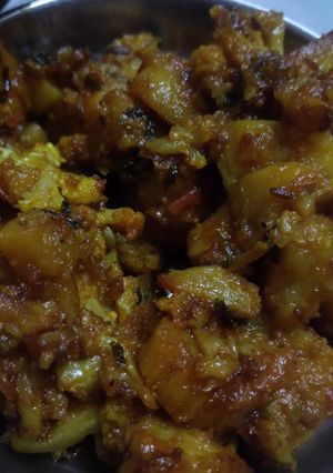 फ्राइड आलू गोभी (fried aloo gobi recipe in Hindi) रेसिपी मुख्य फोटो