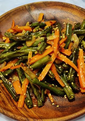 A picture of Schewan beans and carrot stir fry.