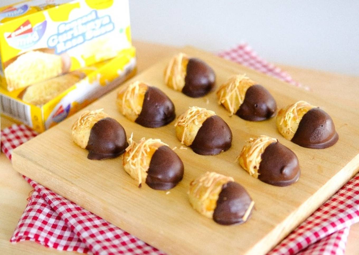 Emina Cheese Nastar Choco Keju