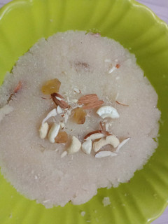 A picture of Suji ka halwa.