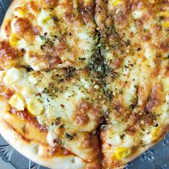 Cheese corn pizza A picture of Cheese corn pizza.
