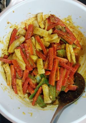 A picture of Instant Gajar mooli pickle.