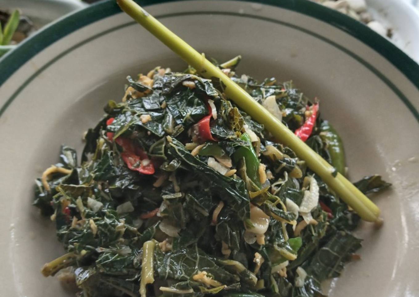 Tumis daun pepaya ikan teri