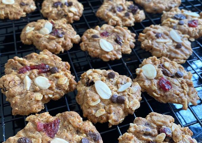 Crunchy oat cookies