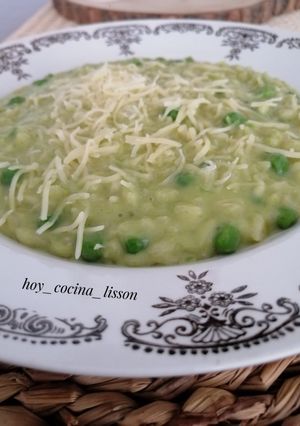 Una foto de Arroz con guisantes y queso