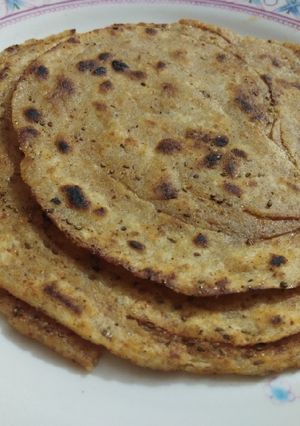 A picture of Namak mirch paratha.