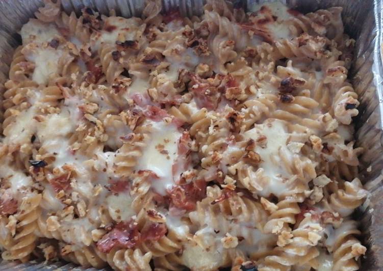 How to Prepare Super Quick Homemade Fusilli al forno con speck, provola e noci
