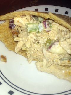 A picture of chicken waldorf salad.