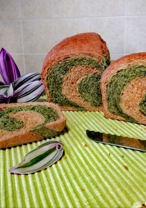 Foto di Pan bauletto alla rapa rossa e spinaci