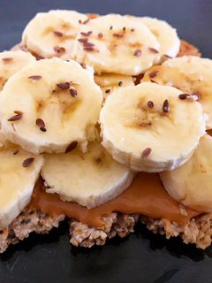 Una foto de Panqueque vegano Súper Fácil y Súper SALUDABLE! Sin azúcar ❌ da mucha saciedad!