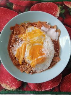 Una foto de Chilaquiles rojos 🤤