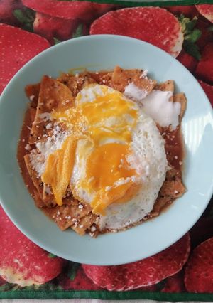 Una foto de Chilaquiles rojos 🤤